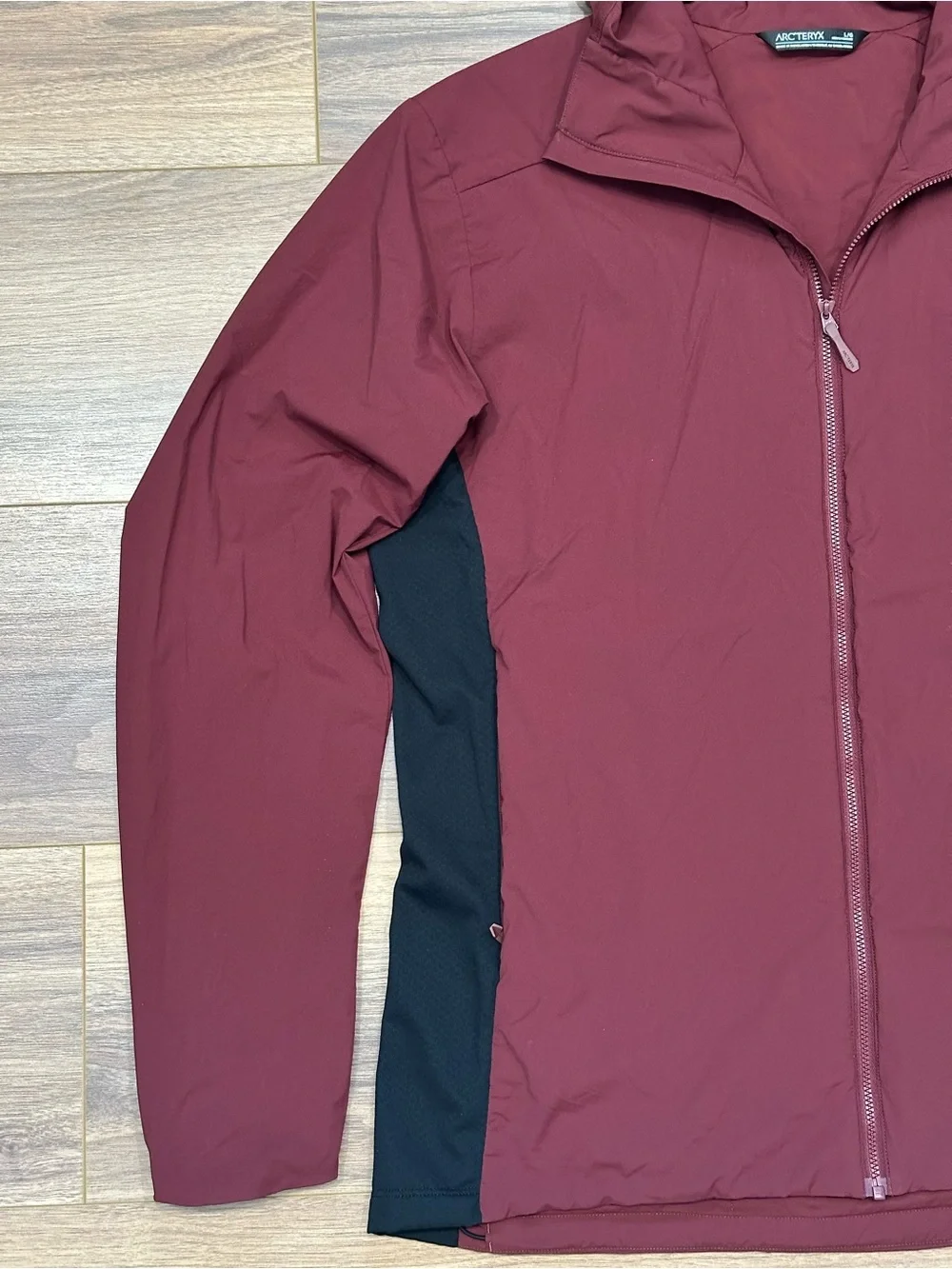 Arc’teryx Men’s Atom SL Hoody in Mars Burgundy/Black Size Large